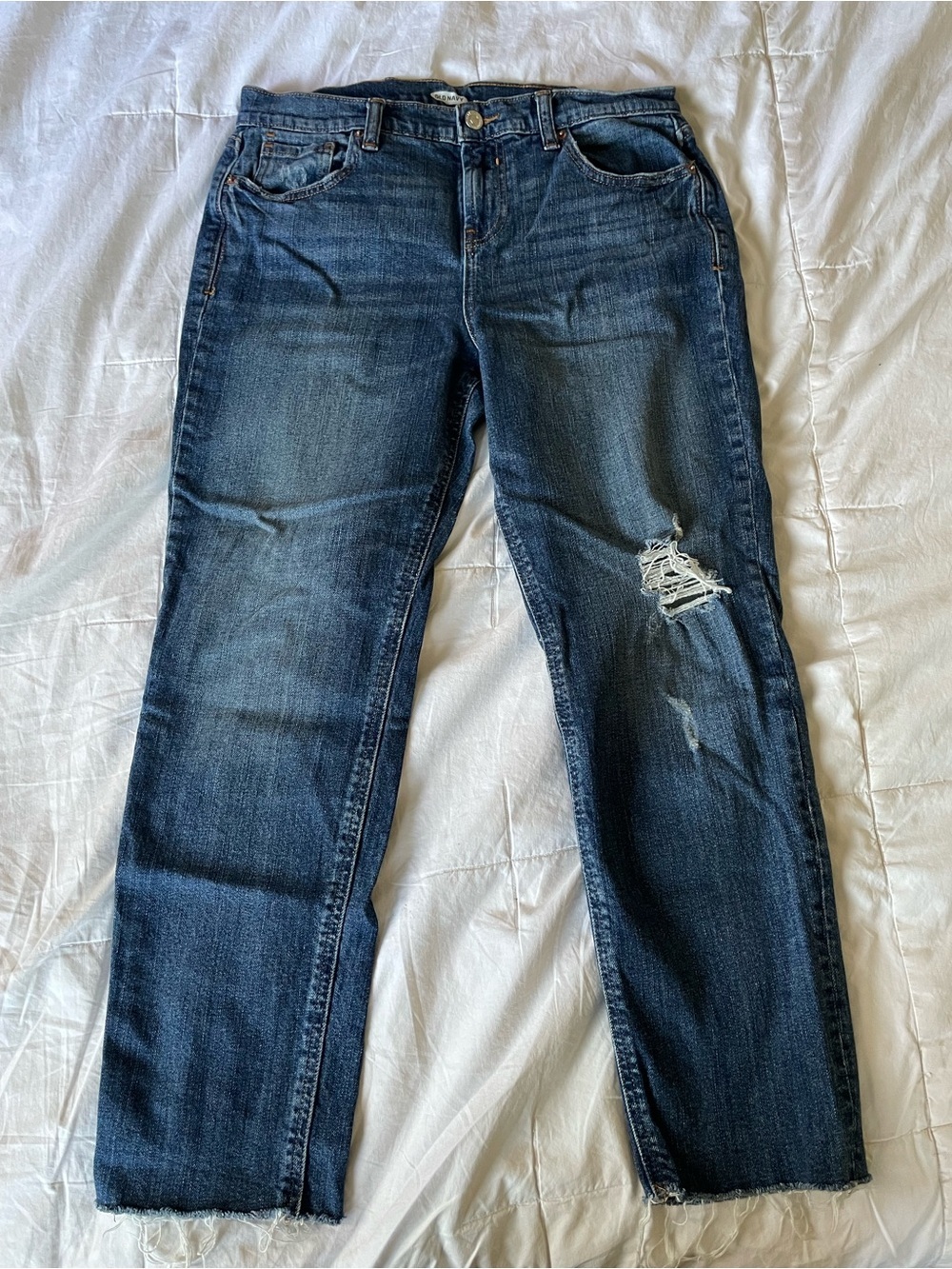 Old Navy Women's Blue Distressed Boyfriend Jeans Size 4 short - Picture 2 of 5
